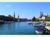 Die Limmat mitten in der Stadt Zürich